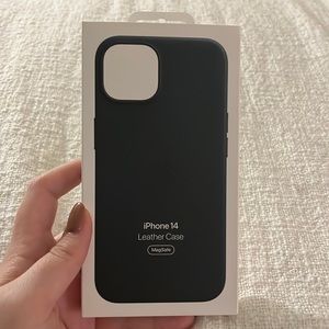 iPhone 13/14 Apple Leather Case - Forest Green ✨